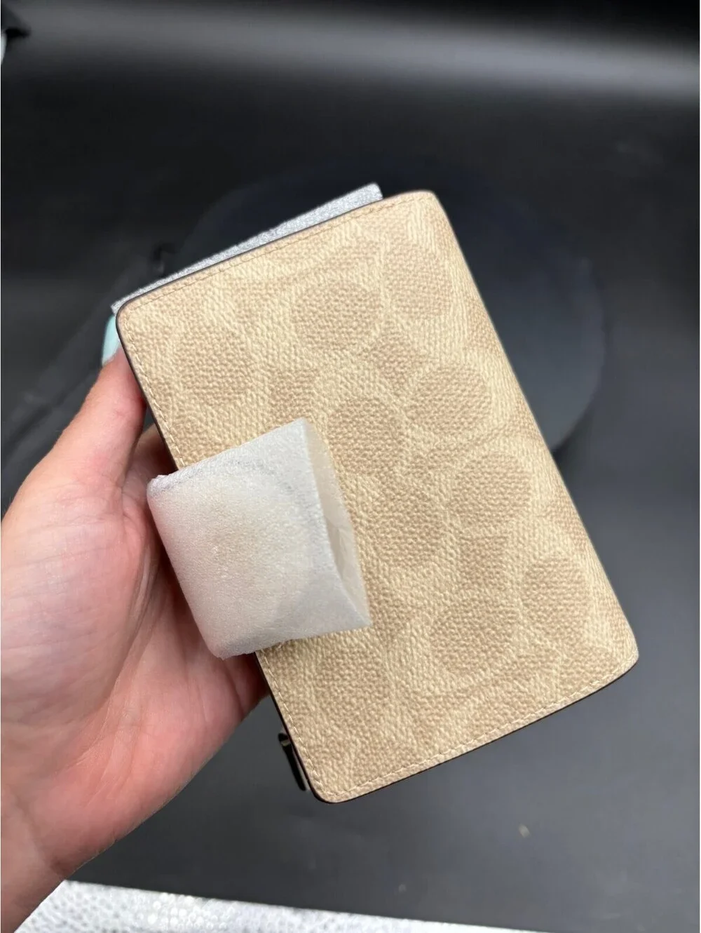 Coach Beige Leather Flap Wallet – Gold Logo – New